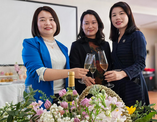 女神節里笑容翻飛，歡樂不退